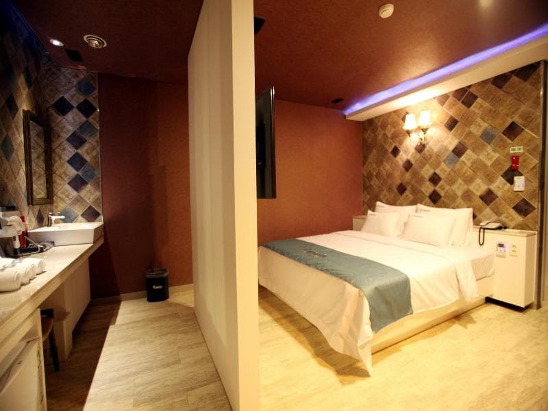 Yeongju Hotel 3