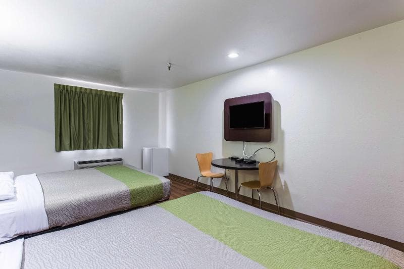 Motel 6 Moriarity 3