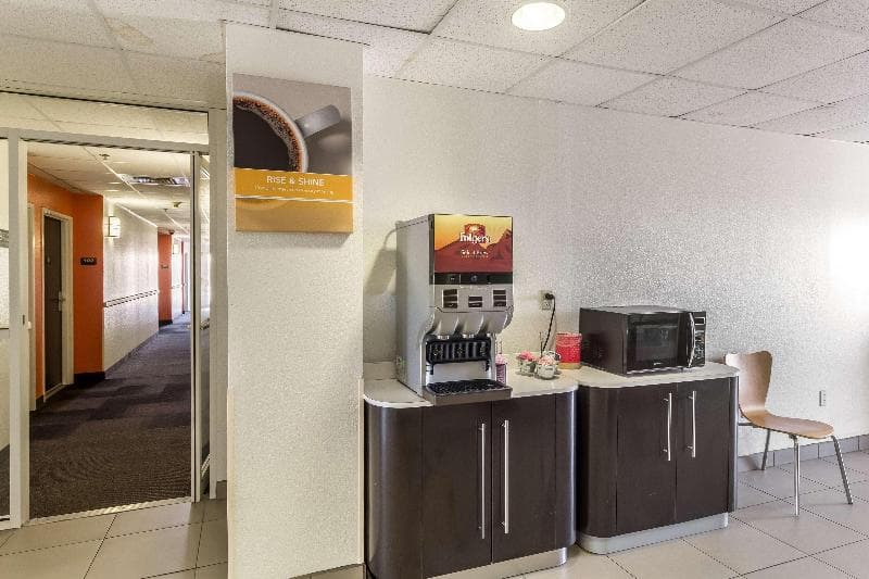 Motel 6 2