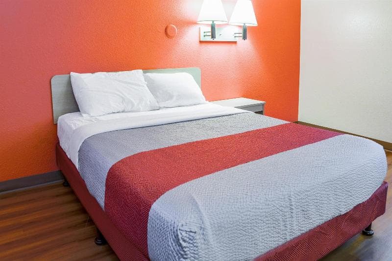 Motel 6 Duluth, MN 3