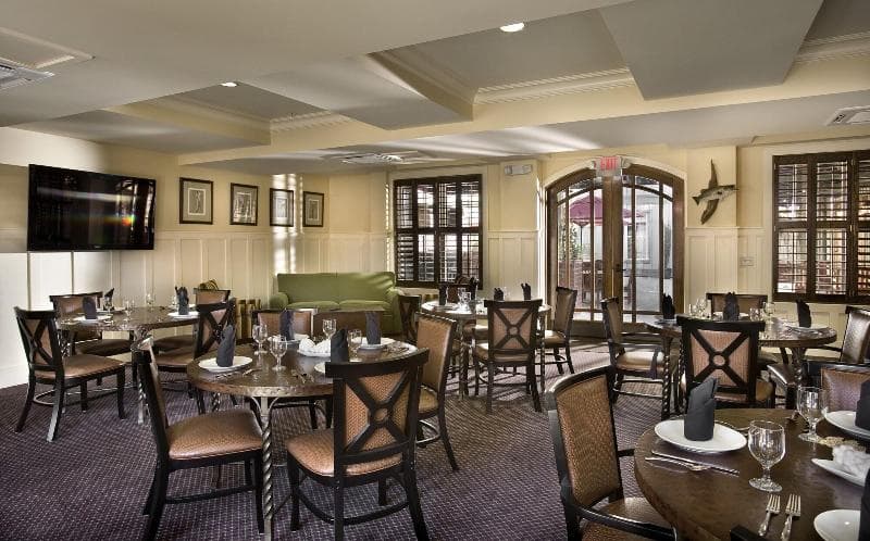 Inlet Sports Lodge 4