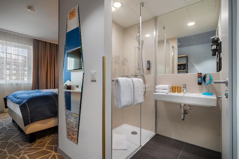 Holiday Inn - The Niu, Ridge Halle Central Station 3