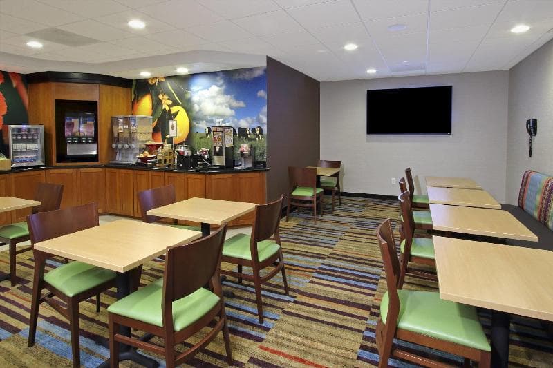 Fairfield Inn & Suites Fairfield Napa Valley Area 3