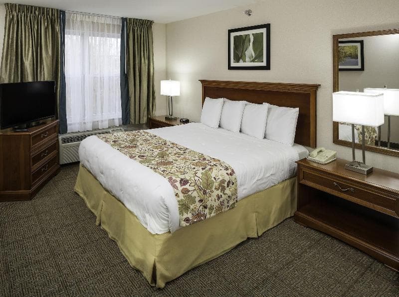 Smart Suites, Ascend Hotel Collection 4