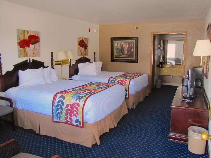 Dutton Inn 5
