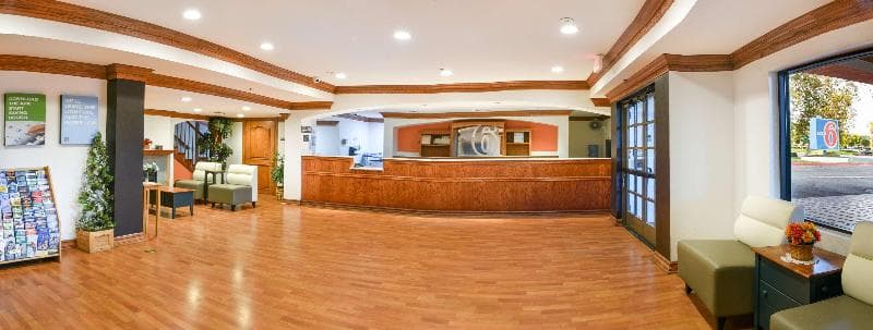 Motel 6 Ontario Convention Center- Airport 5