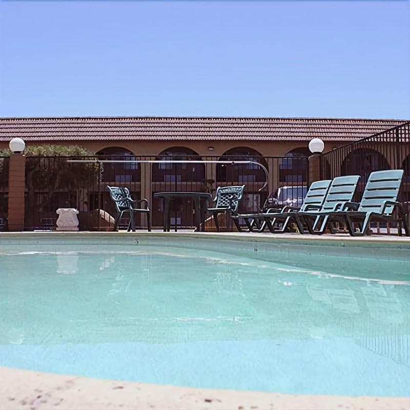Motel 6 Fresno photo 1