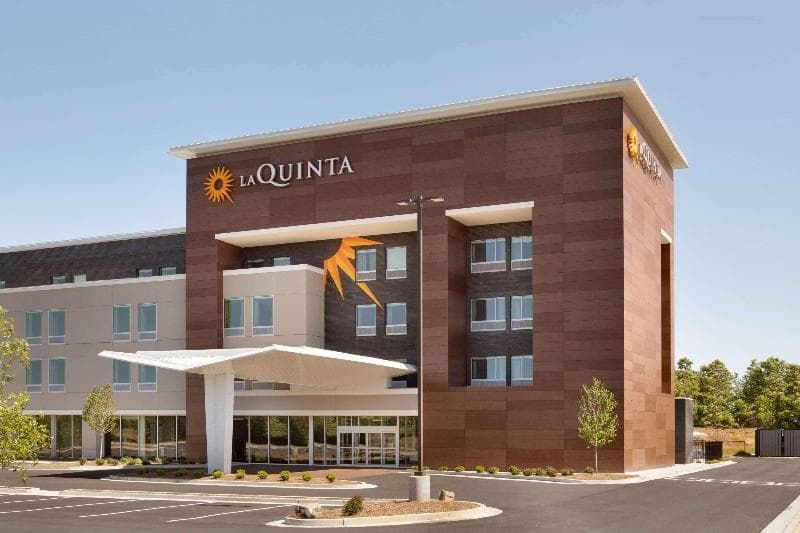 La Quinta Inn & Suites by Wyndham Braselton 2