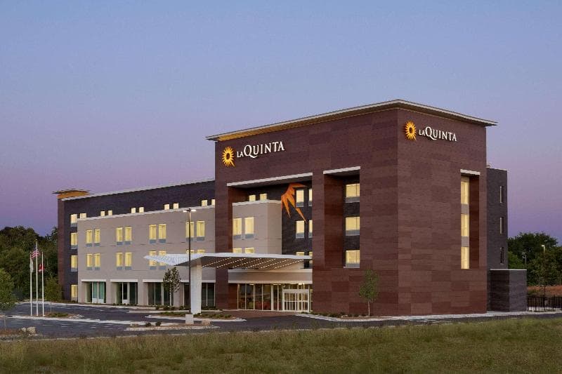 La Quinta Inn & Suites by Wyndham Braselton 3