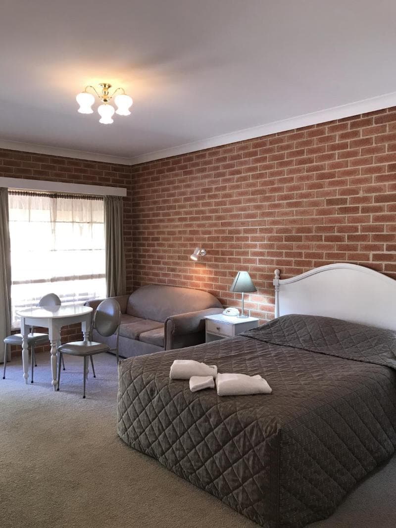 Cowra Country Gardens Motor Inn photo 1