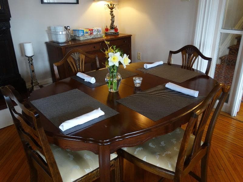 Hochelaga Inn 5