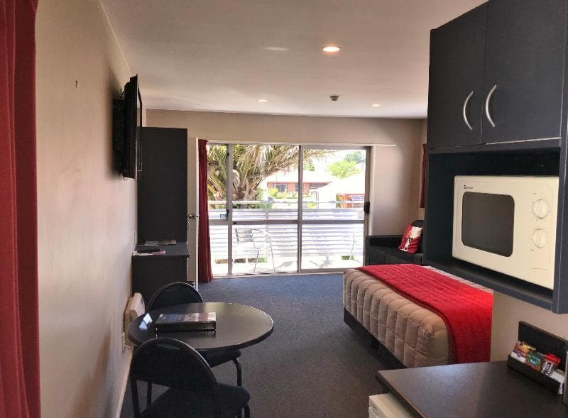 Phoenix Motel 4