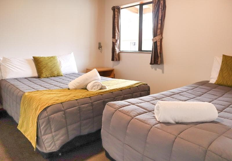 Pinewood Motels 4