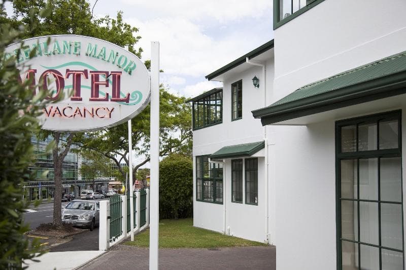 Greenlane Manor Motel 5