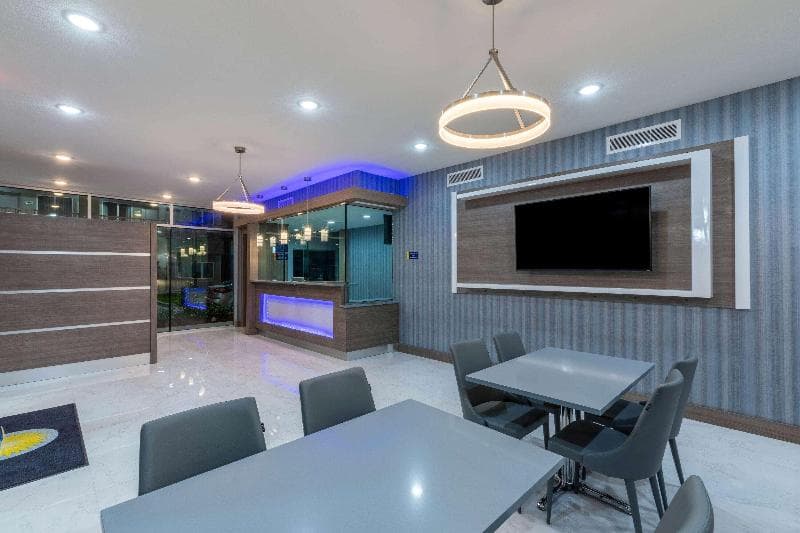 Days Inn & Suites By Wyndham Downtown/University Of Houston photo 1