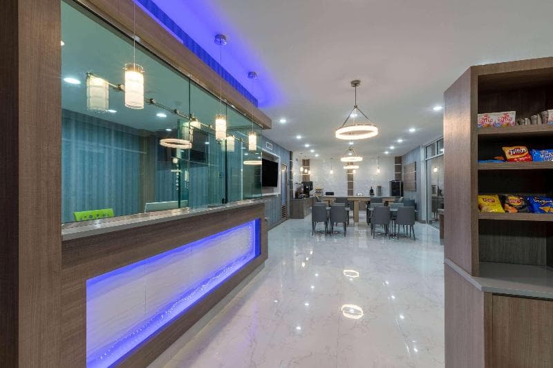 Days Inn & Suites By Wyndham Downtown/University Of Houston 4
