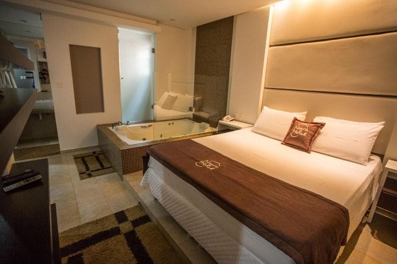 Nayru Hotel 4
