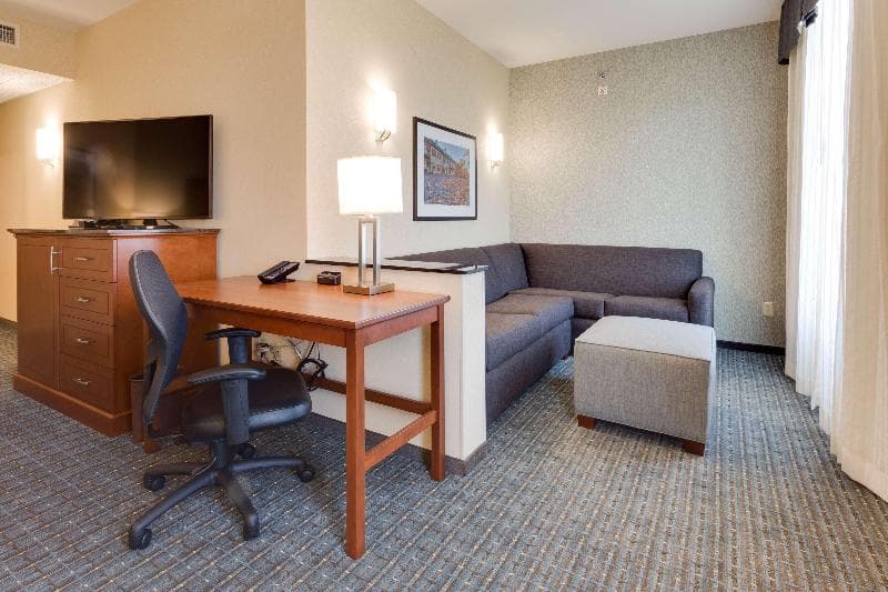 Drury Plaza Hotel St. Louis St. Charles 5