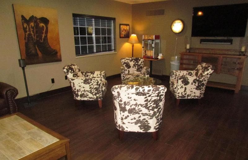 Oak Hill Inn And Suites photo 1