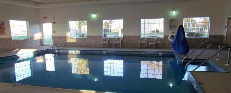 Oak Hill Inn And Suites 3