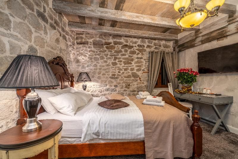 Historic Plaza Varos - Adults Only 3