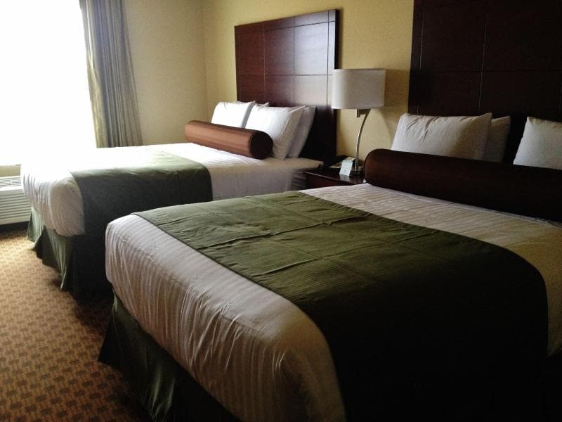 Cobblestone Hotel & Suites 5