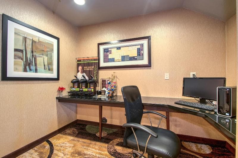 Cobblestone Inn & Suites Holyoke main
