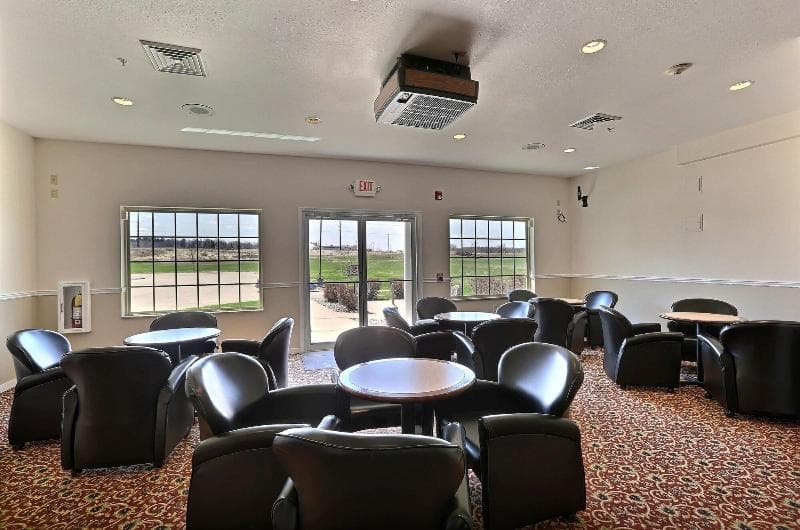 Boarders Inn & Suites 2