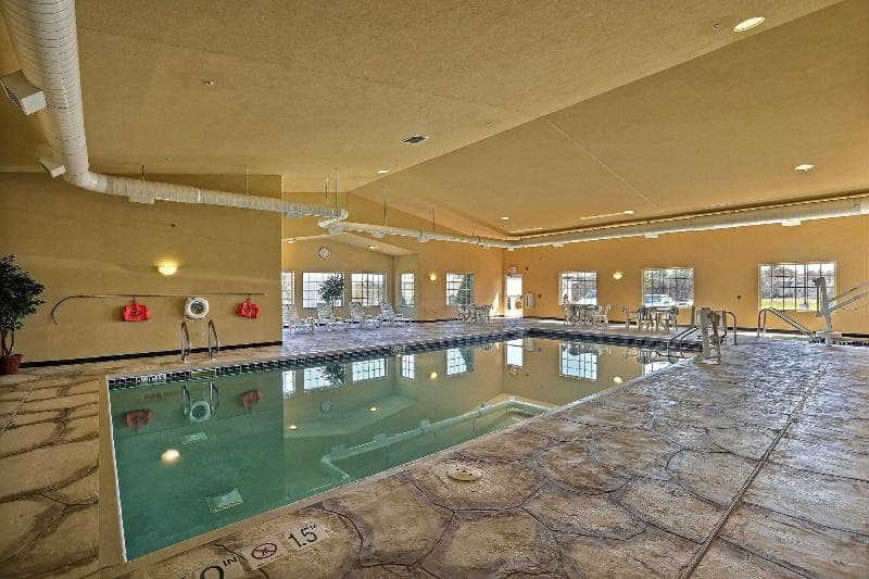 Boarders Inn & Suites 3