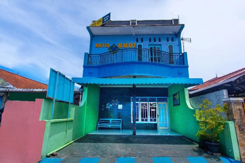 Spot On 2871 Hotel Budi 4