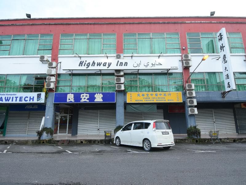 89642 Highway Inn 3