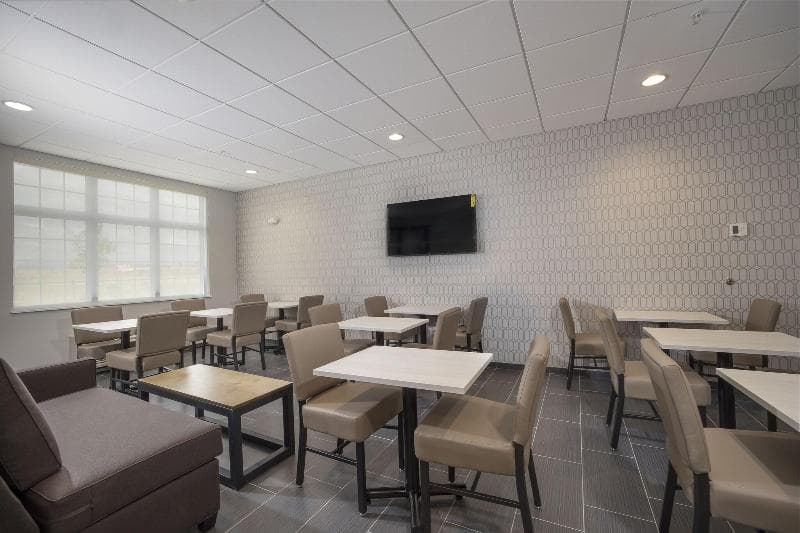 Microtel Inn & Suites By Wyndham Loveland 2