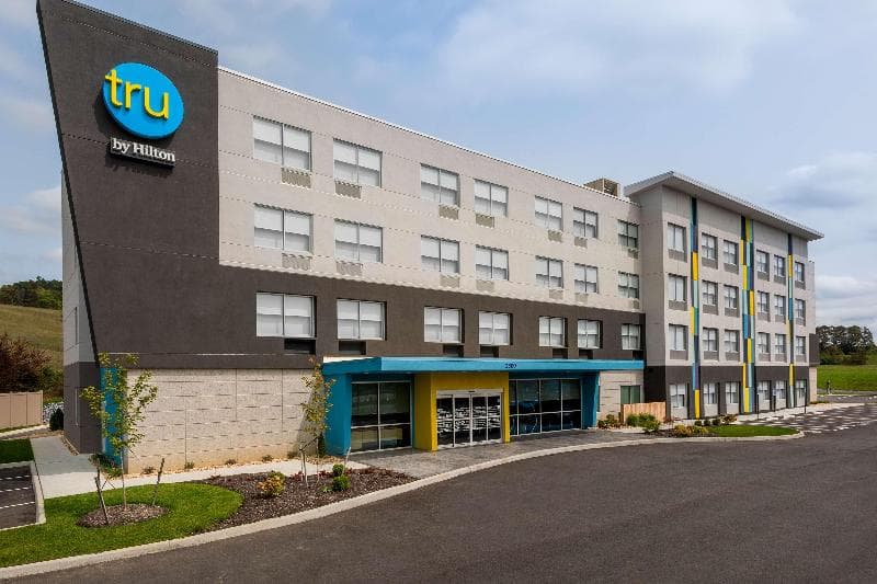Tru by Hilton Radford 5