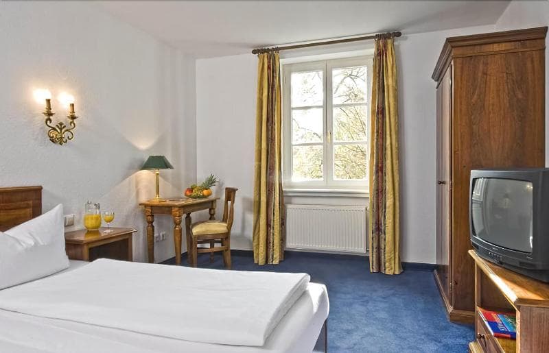 Hotel Königin Olga 3