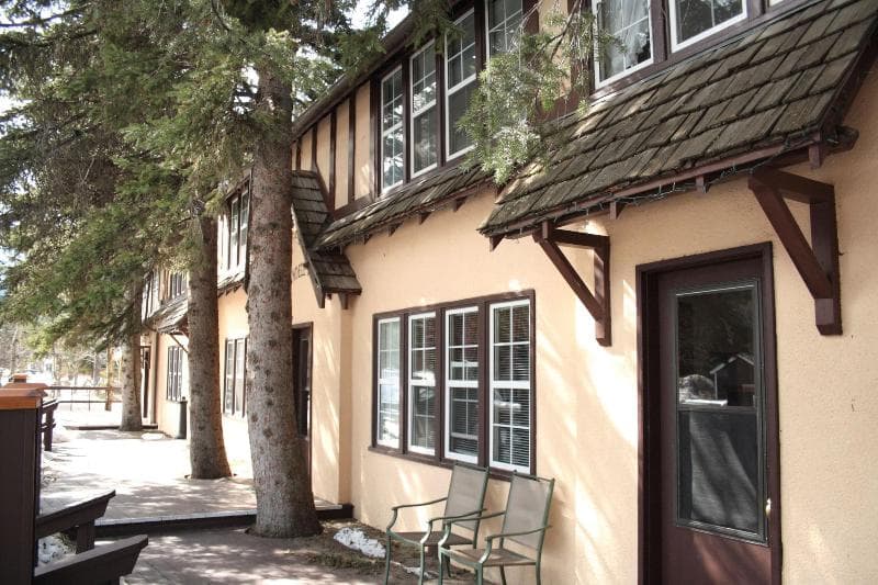 Crandell Mountain Lodge photo 1