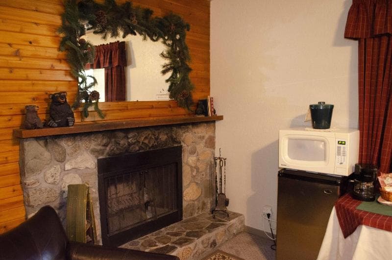 Crandell Mountain Lodge 2