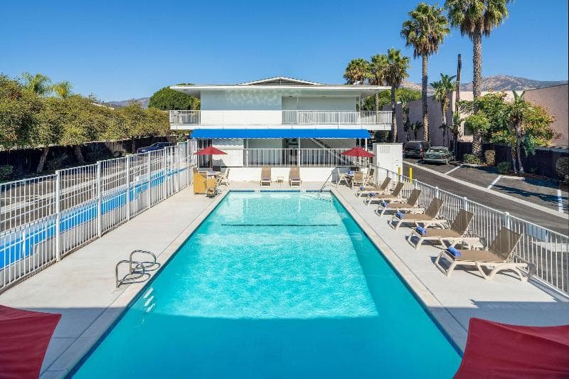 Motel 6 Santa Barbara - State Street 4