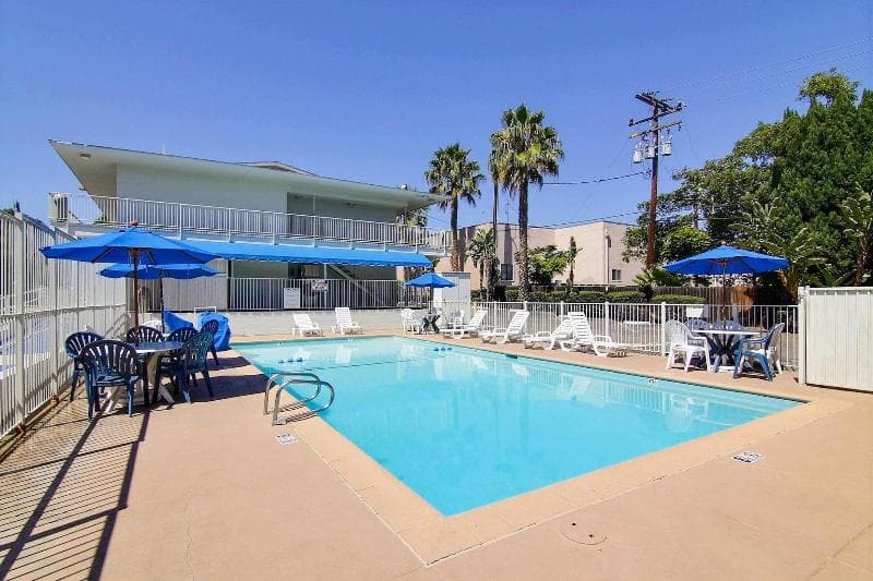 Motel 6 Santa Barbara - State Street photo 1