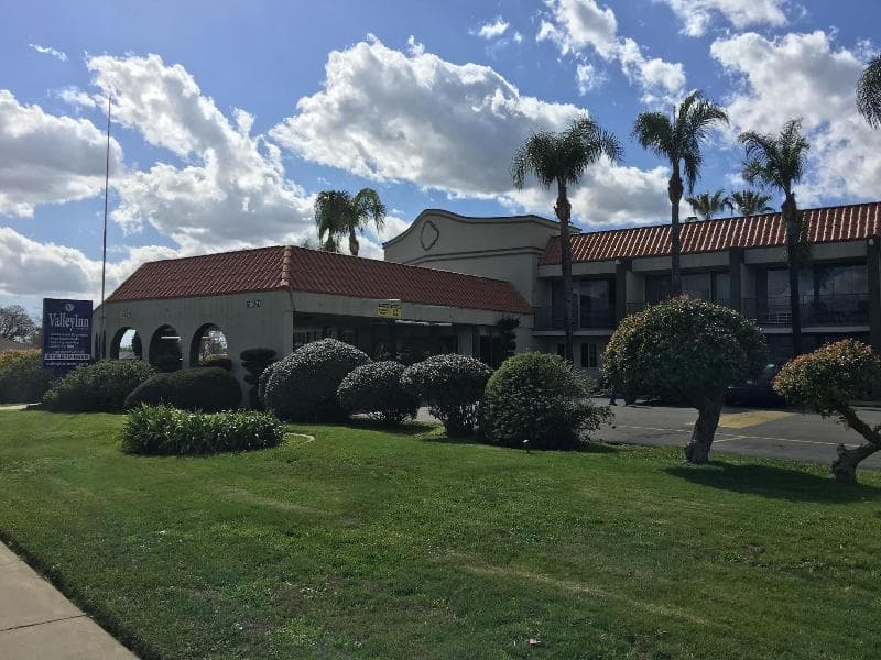 Valley Inn & Conference Center 4