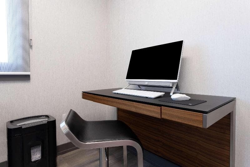 Travelodge By Wyndham Elkhart photo 1