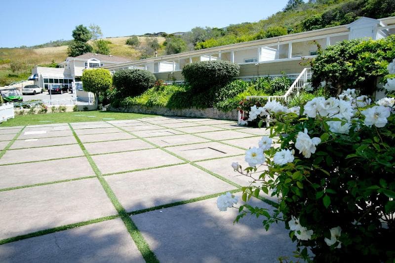 Malibu Country Inn 4