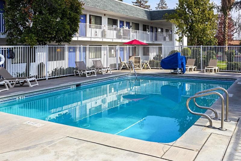 Motel 6 Porterville main