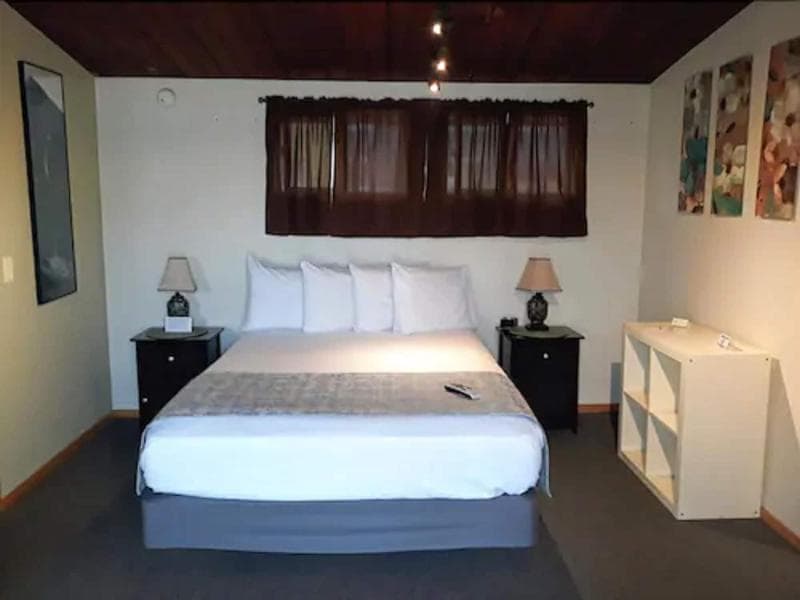 Pioneer Motel 3