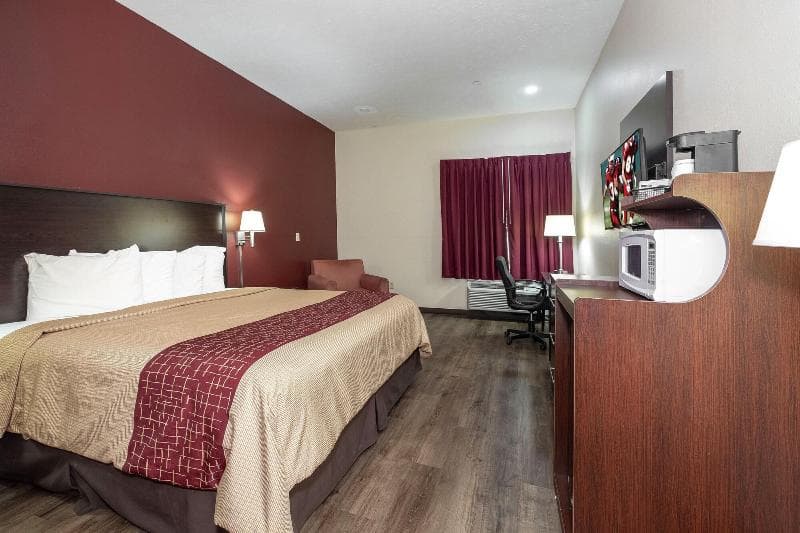 Red Roof Inn & Suites Jackson - Brandon 3