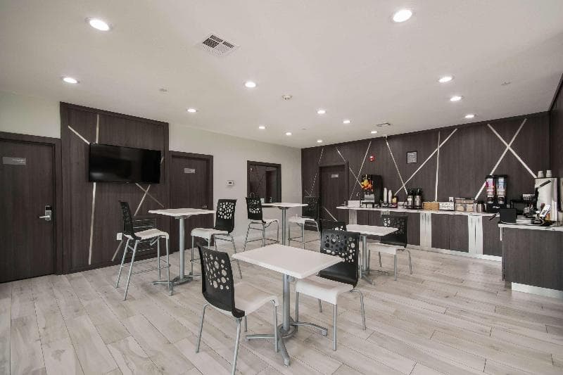 Americas Best Value Inn & Suites Northeast Houston I-610 2