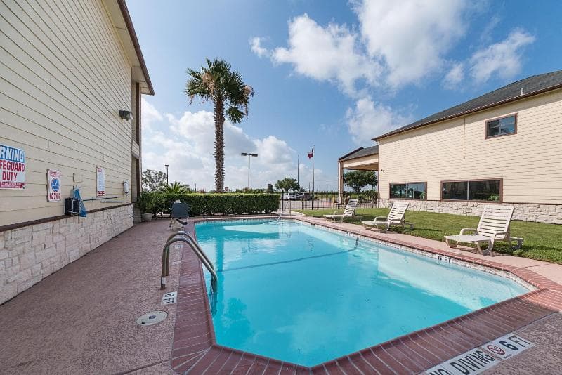 Lone Star Inn & Suites 2