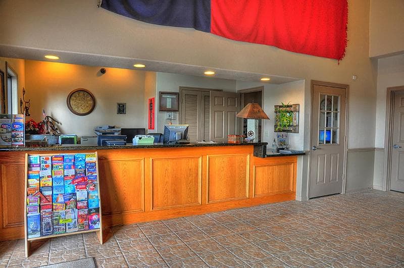 Lone Star Inn & Suites 5