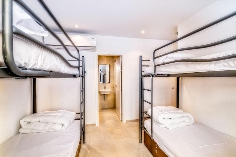 Hostel A2c - Adults Only 3