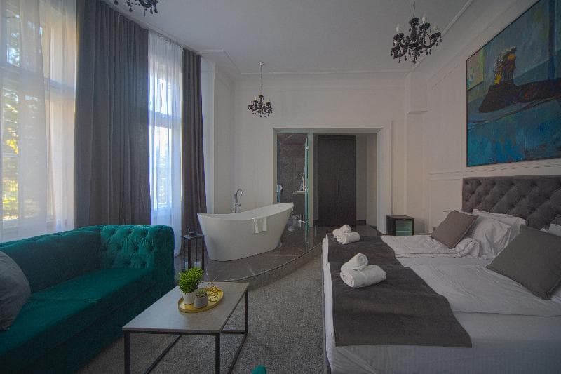 Kings Palace Suites 2
