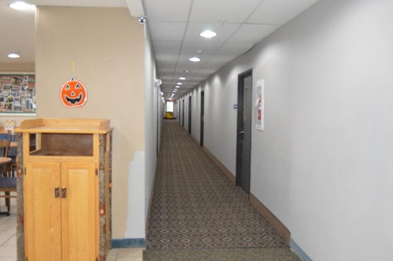 Quality Inn & Suites Grove City-Outlet Mall 5